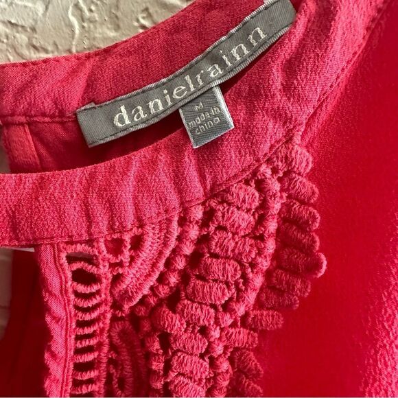 Daniel Rainn Crochet Detail Knit Top Size‎ Medium - Picture 8 of 8